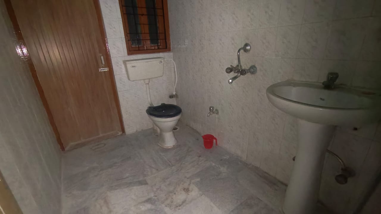 Unfurnished 3bhk in Bishnu Rabha Path, Beltola Tiniali, Guwahati, Assam, India for Rent